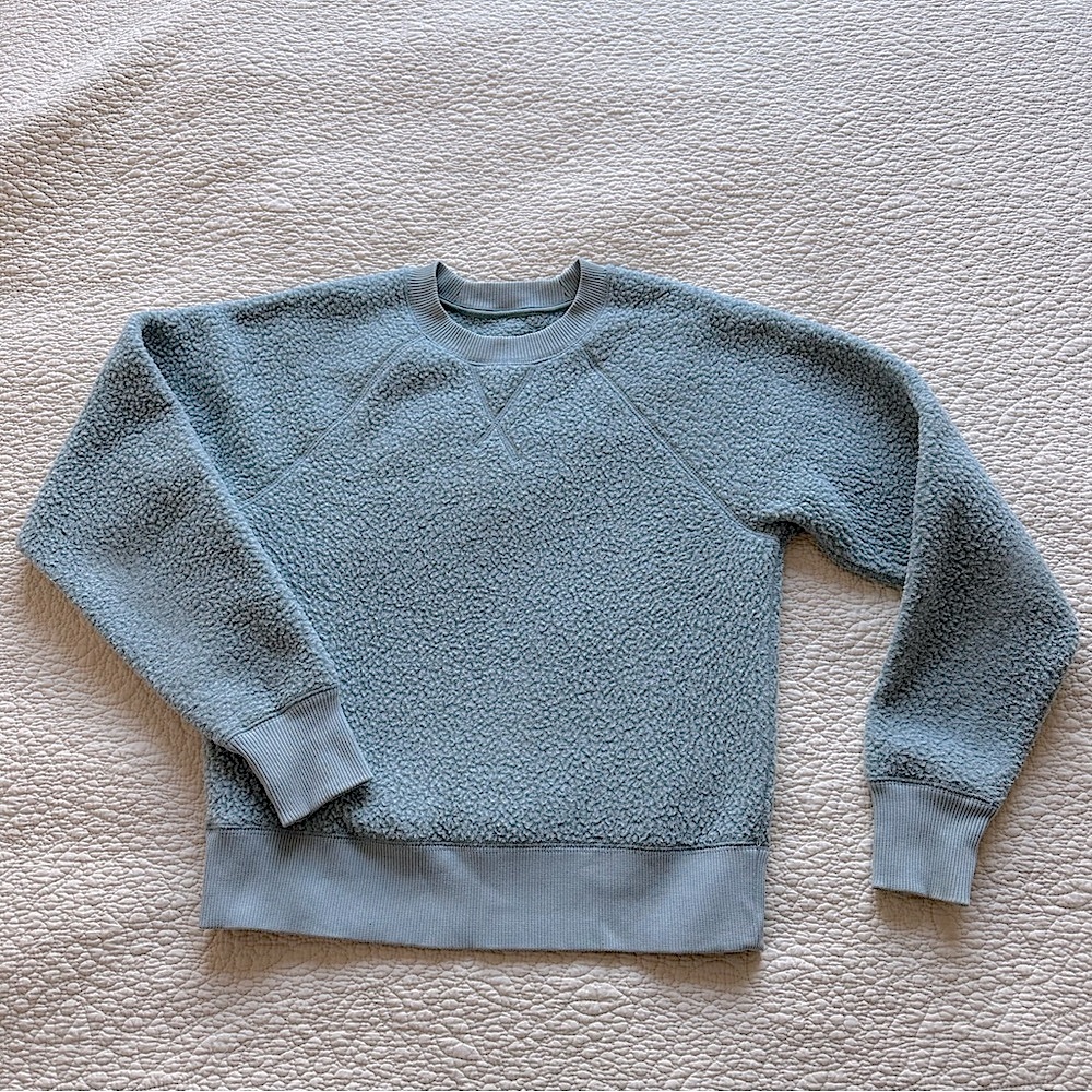Outdoor Voices megafleece sweatshirt in light blue. Size XS. Perfect condition.